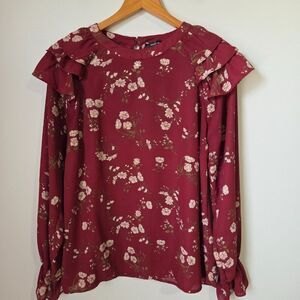 NEVER WORN DOE & RAE FLORAL RUFFLED SHOULDERS LONGSLEEVES TOP SIZE M